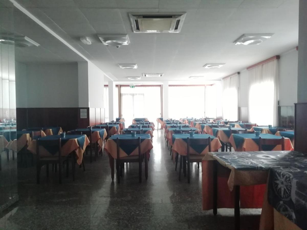 Hotel Mediterraneo Rimini Zewnętrze zdjęcie