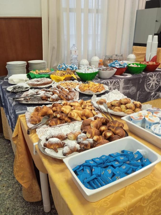 Hotel Mediterraneo Rimini Zewnętrze zdjęcie