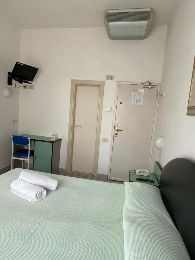 Hotel Mediterraneo Rimini Zewnętrze zdjęcie